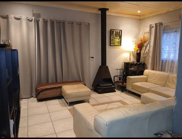 3 BEDROOM HOUSE FOR SALE IN ATLANTIS